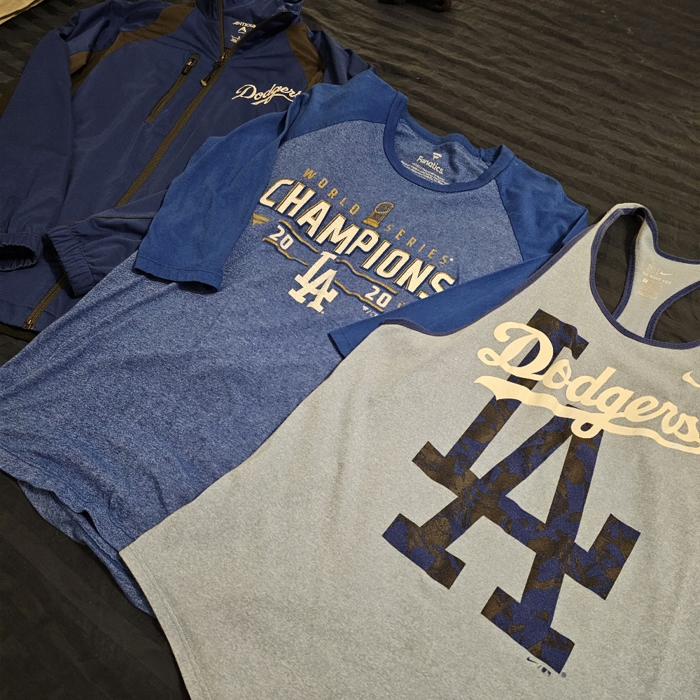 Womens LA Dodgers Tops